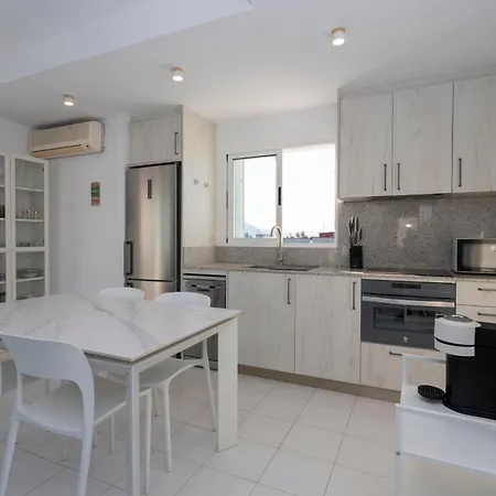 Calablanca Atico By Bookindenia Lägenhet *