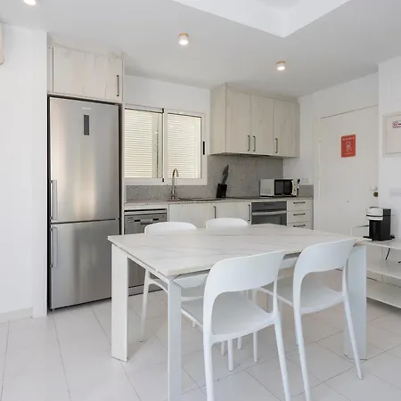 Calablanca Atico By Bookindenia Lägenhet *